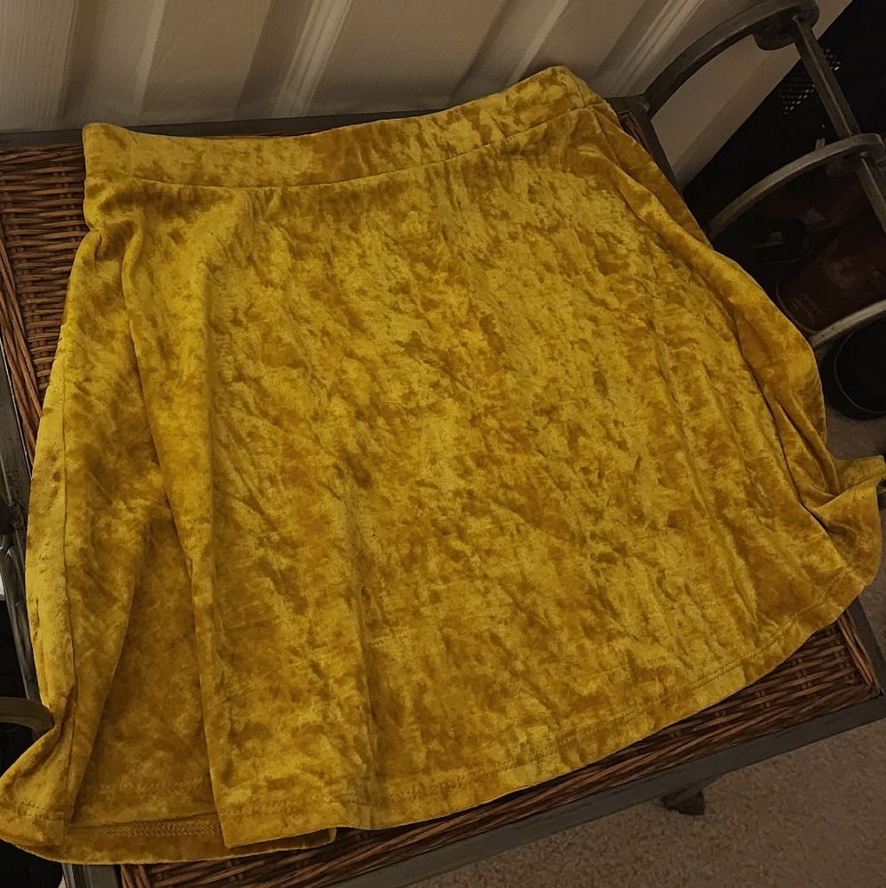 Forever 21 Velvet Flare Skirt size M
